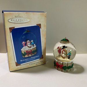 Hallmark Keepsake 2004 Winter Wonderland #3 - Building A Snowman